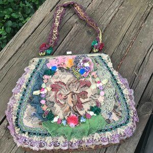 NEW - Ribbons & Bows Clamshell Closure Purse - Handmade by Artisan